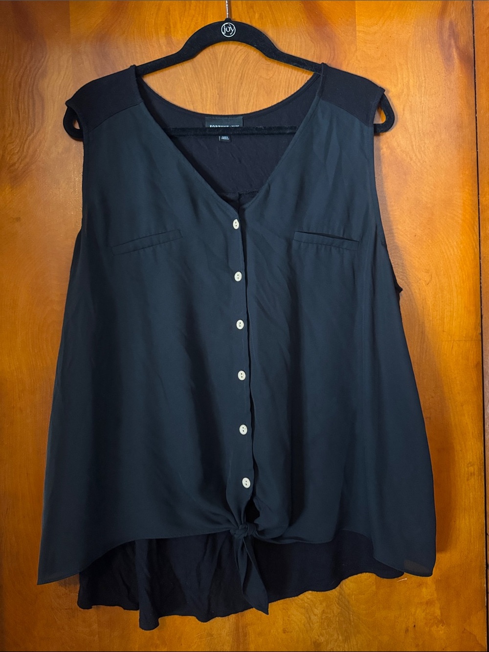 Sleeveless Button-Front Tie-Hem Women's Top, Black